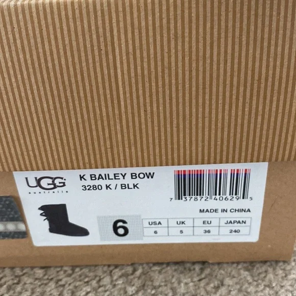 “Ugg Australia” K Bailey Bow, black boot; size6 - Picture 15 of 16